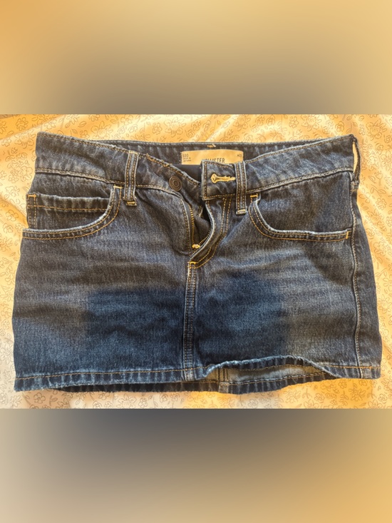 Hollister Dresses & Skirts - Classic Dark Wash Hollister Denim Shorts